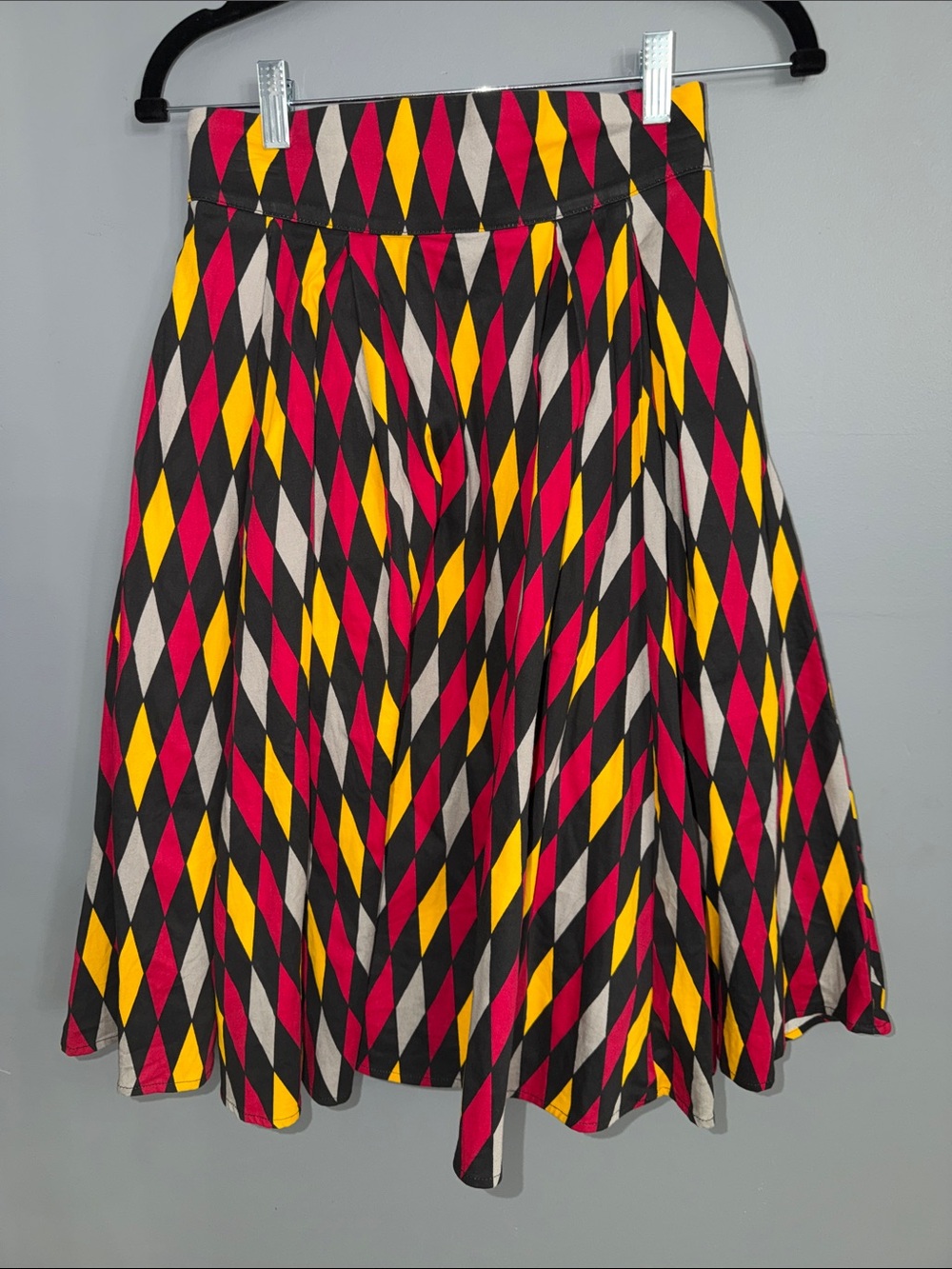 Pinup Couture Laura Byrnes harlequin 50's circle skirt. Gryffindor. Sz. S